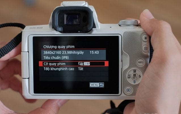 máy canon m50