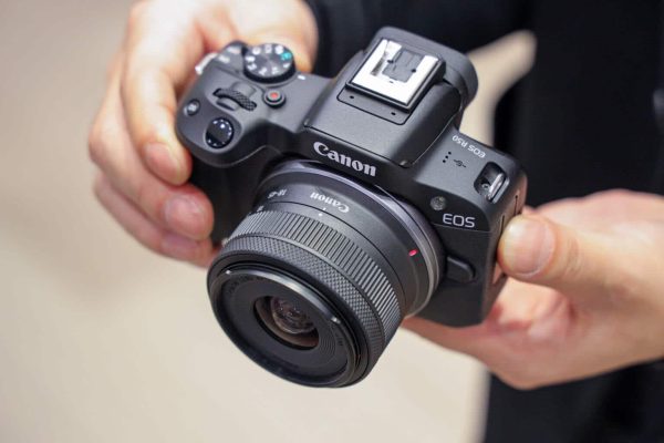 Có nên mua Canon R50 năm 2026?