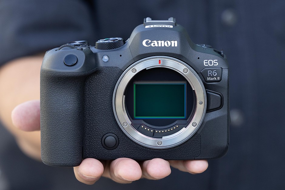 Review Canon R6 II: Hiệu năng mạnh mẽ, chống rung ấn tượng – có đáng để nâng cấp?
