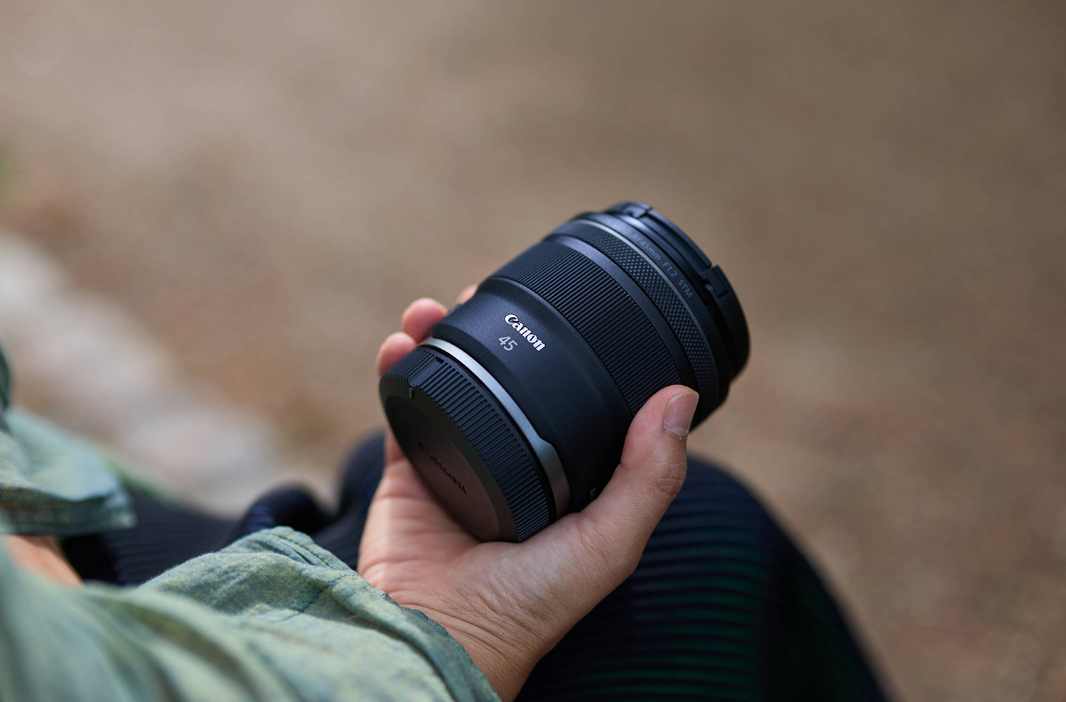 Ống kính Canon RF 45mm F/1.2 STM