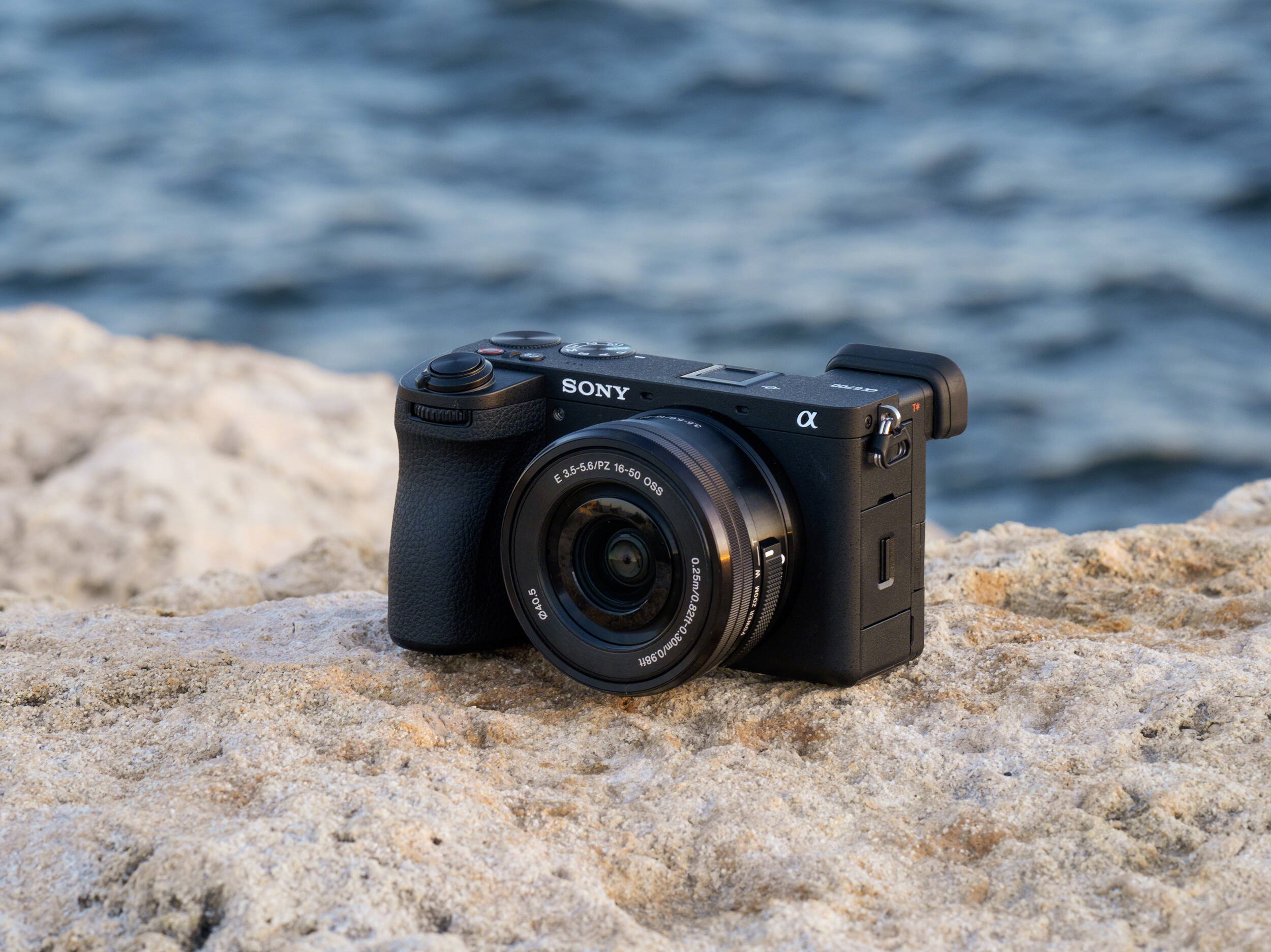 Quay vlog dễ dàng hơn với bộ xử lý AI trên Sony Alpha a6700