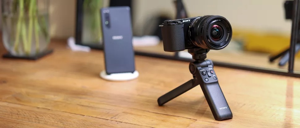 Thiết kế của máy ảnh Sony ZV-E10